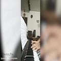 عکس اجرای اهنگ لعنت به من مازیار فلاحی با پیانو