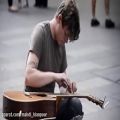 عکس گیتاریست شگفت انگیز خیابانی (Amazing Acoustic Guitar Musician) نوازنده خیابانی
