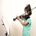 عکس تکنوازی ویولن آهنگ love story توسط دختر هنرمند 6 ساله