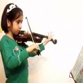 عکس تکنوازی ویولن آهنگ گل سنگم هایده توسط نگار خانم 6 ساله