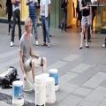 عکس اجرای بهترین تبل زن خیابانی