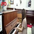 عکس معرفی و نوازندگی با پیانو یاماها W103