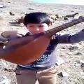 عکس موسیقی و آواز ترکی توسط یک پسر بجه با استعداد آذری