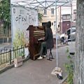 عکس پیانیست خیابانی در کی یف پایتخت اوکراین/16