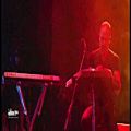عکس اجرای زنده سبوی سنتور توسط پدرام درخشانی در کنسرت اشارات نظر