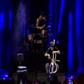 عکس 2CELLOS - Back in Black [Live at Arena di Verona]