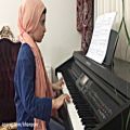 عکس شکار آهو نوازندگی پیانو توسط ریحانه گلستانی
