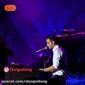 عکس تک نوازی پیانو به همراه اجرای آهنگ دیوار توسط محسن یگانه در کنسرتش