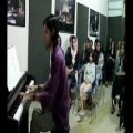 عکس سید مهدی خلق مظفر در رسیتال پیانو ، اجرای سونات موتسارت و والس بتهوون در آموزشگا