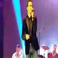 عکس اجرای زنده آهنگ درکم کن محسن یگانه در کنسرت