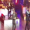 عکس اجرای مشترک قطعه «عاشقی چیه» توسط امید و بیژن مرتضوی در کنسرت هالیوود