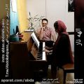 عکس پیانو نوازی قطعه الهه ناز توسط هنرجوی عباس عبداللهی مدرس پیانو