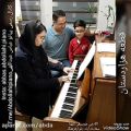 عکس پیانو نوازی قطعه هزاردستان توسط هنرجوی عباس عبداللهی مدرس پیانو