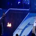 عکس اجرای بی نظیر Eminem از آهنگ زیبای Lighters