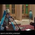 عکس آواز خواندن دختر بچه یزدی با شعر و لهجه یزدی در انجمن ادبی حافظ آرا
