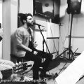 عکس اجرای زنده قسمت کوتاهی از قطعه «اصرار» با صدای سینا پارسیان