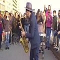 عکس اجرای خیابانی ساکسیفون!!! آهنگ Señorita!!! | داور ملودی