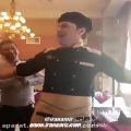 عکس آشپزی که در رستوران فرمانیه ترانه ای از فردین را به زیبایی اجرا میکند