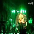 عکس گراش امانی اجرای ترانه رفیق در کنسرت پارسینا 93