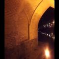 عکس آواز جوان اصفهانی در سی و سه پل