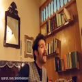 عکس گیتار زدن زیبای حمید هیراد در خانه