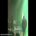 عکس حمله دو هوادار به شادمهر در کنسرت