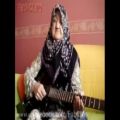 عکس اجرای موسیقی متال با گیتار الکتریک توسط مادر بزرگ