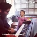 عکس ویدئویی که علی زندوکیلی از پیانو نوازی خود منتشر کرد