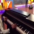 عکس پیانو زدن زیبای همسر سالار عقیلی در برنامه تلویزیونی