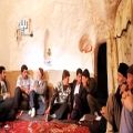 عکس عاشیق آذربایجان برای کوه سهند و مردم دیارش مینوازد
