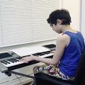 عکس پیانو زدن آهنگ لاو استوری