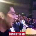 عکس اجرای فرزاد فرزین روی صندلی مهمان
