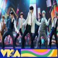 عکس اجرای Dynamite از BTS در 2020 MTV VMAs