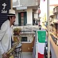 عکس اجرای موسیقی بلاچاو در خیابان های ایتالیا > وایرال وان > viral1.ir