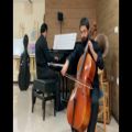 عکس نوازندگی ویولنسل توسط اردلان شناسا در چهاردهمین جشنواری ملی موسیقی جوان