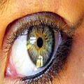 عکس تغییر رنگ چشم با هیپنوتیزم صوتی