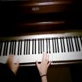 عکس نواختن زیبای موسیقی فیلم بی وفا (Unfaithful) با پیانو