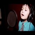 عکس کودک خواننده خوش صدا