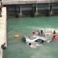 عکس حوادث پرت ماشین روی آب