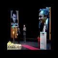 عکس درو کردن جوایز موسیقی توسط چاوشی