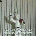 عکس رباتی که ویالون میزنه