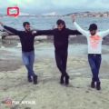 عکس رقص فوقالعاده زیبای آذری _ رقص سه برادر کنار ساحل