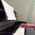 عکس تمرین پیانو توسط پارمیس طلاجوی - درس ٦٠ كتاب بیر