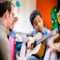 عکس آموزش گیتار کلاسیک|آموزش گیتار|گیتار کودکان( گستره صوتی در موسیقی )