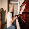 عکس آموزش پیانو|آموزش پیانو مقدماتی|آموزش پیانو کودکان( نکات قبل از شروع تمرین )