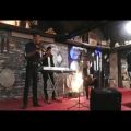عکس اجرای زنده ویلن و تمبک. سفره خانه تخت جمشید اراک