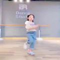 عکس رقص دختر کره ای با اهنگ بی تی اس 