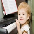 عکس آموزش پیانو|آموزش پیانو مقدماتی|پیانو کودکان(نت‌های با گستره‌ی صدایی بالا )