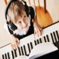 عکس آموزش پیانو|آموزش پیانو مقدماتی|آموزش پیانو کودکان(نت دو شماره چهار در کلید سل)