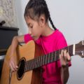 عکس آموزش گیتار|آموزش گیتار کلاسیک|آموزش گیتار به کودکان(میزان‌های ساده و ترکیبی)